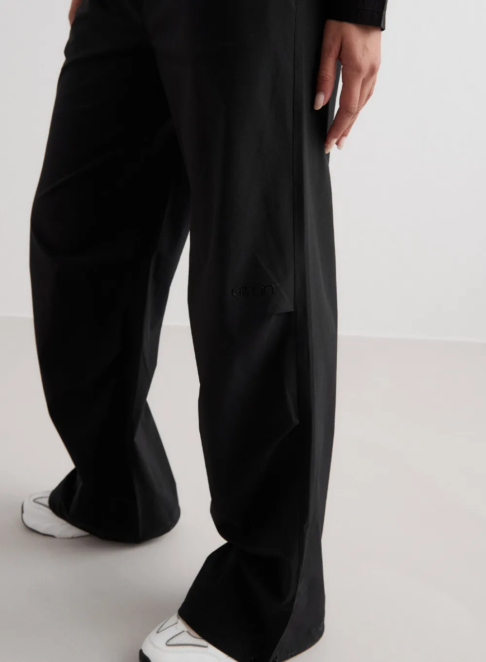 AIM’N Windbreaker Plain Parachute Pants