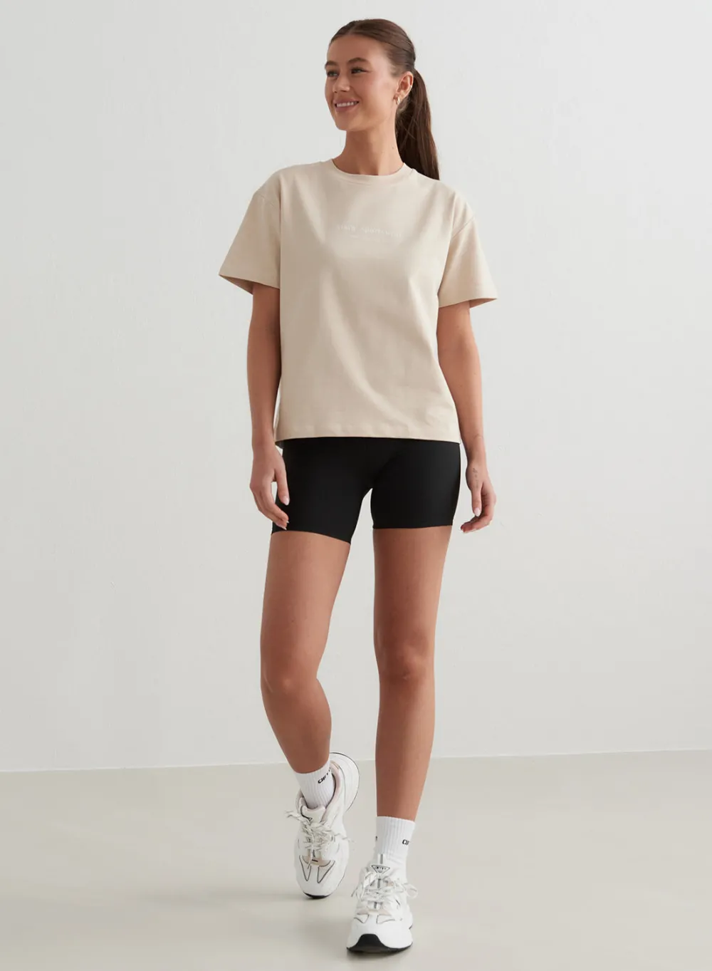 AIM’N Café Au Lait Serif Boxy T-shirt