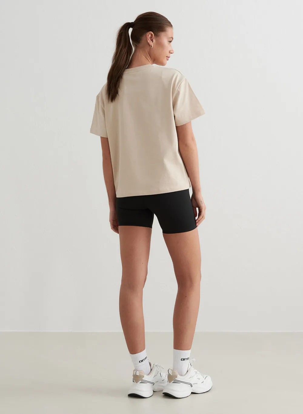 AIM’N Café Au Lait Serif Boxy T-shirt