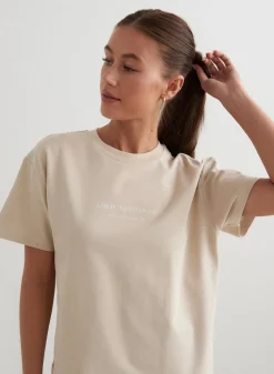AIM’N Café Au Lait Serif Boxy T-shirt