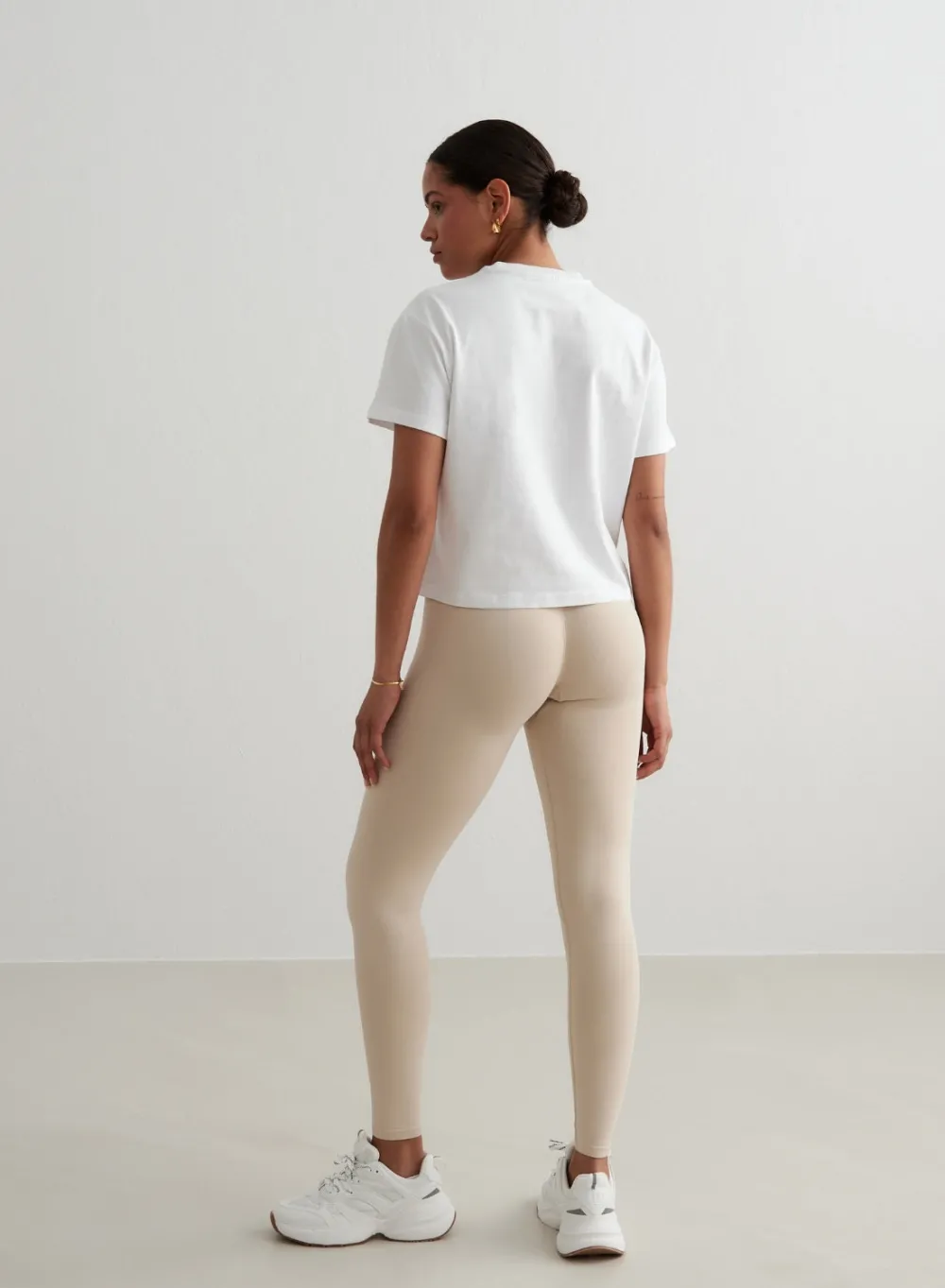 AIM’N White Club Boxy T-Shirt